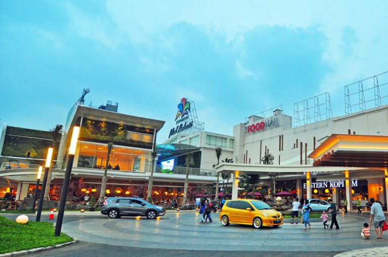 Belanja dan Hiburan di Pusat Perbelanjaan Terbesar di Kota Bekasi: Mengunjungi Mall dan Pusat Hiburan Modern