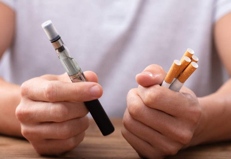 Mengurai Fakta: Vape Vs Rokok Konvensional dalam Tinjauan Kesehatan