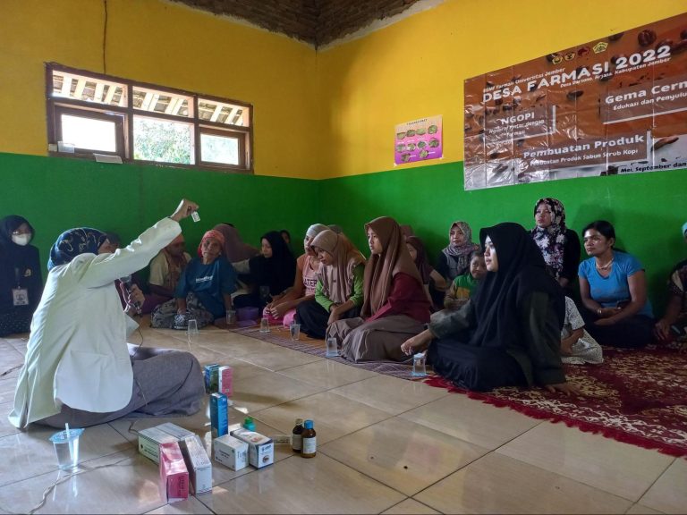 Mengedukasi Masyarakat tentang Pentingnya Farmasi oleh PAFI Tanjung Balai Kota