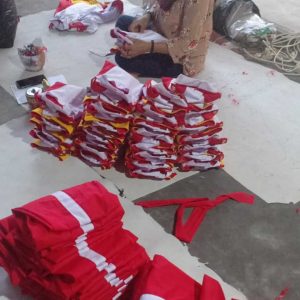 Desain baju drumband modern dengan bahan nyaman.