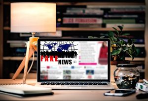 Strategi propaganda politik yang digunakan media untuk membentuk persepsi publik