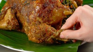 Ayam Betutu Pedas, masakan tradisional Bali dengan rasa gurih dan pedas yang menggoda