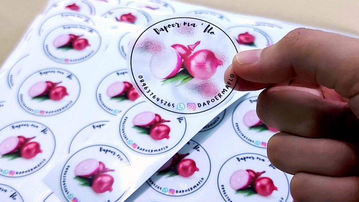 Contoh label stiker transparan untuk kemasan produk UMKM