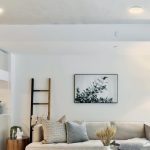 pencahayaan lampu rumah yang hangat dan nyaman di ruang minimalis