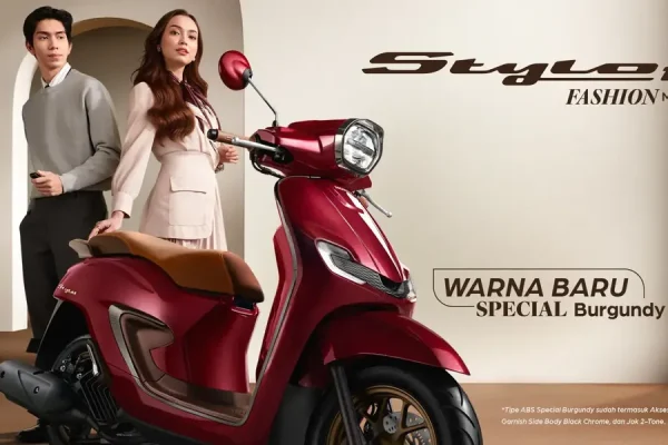 Honda Stylo 160 warna burgundy dengan desain stylish modern klasik untuk penggunaan harian