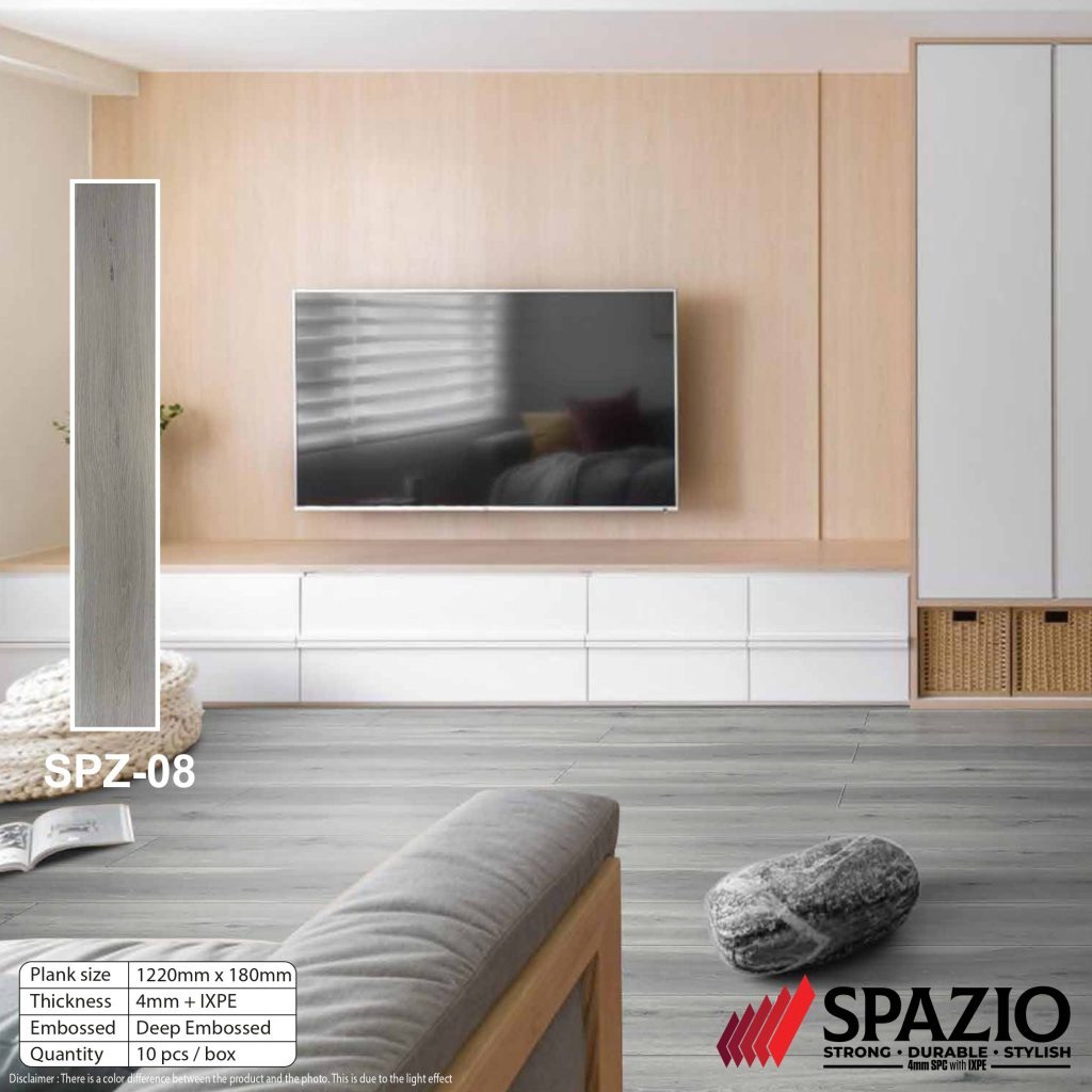 Desain ruang tamu minimalis dengan SPC flooring motif kayu abu-abu