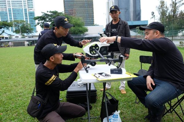 Pelatihan pilot drone untuk memahami teknik penerbangan dan regulasi drone